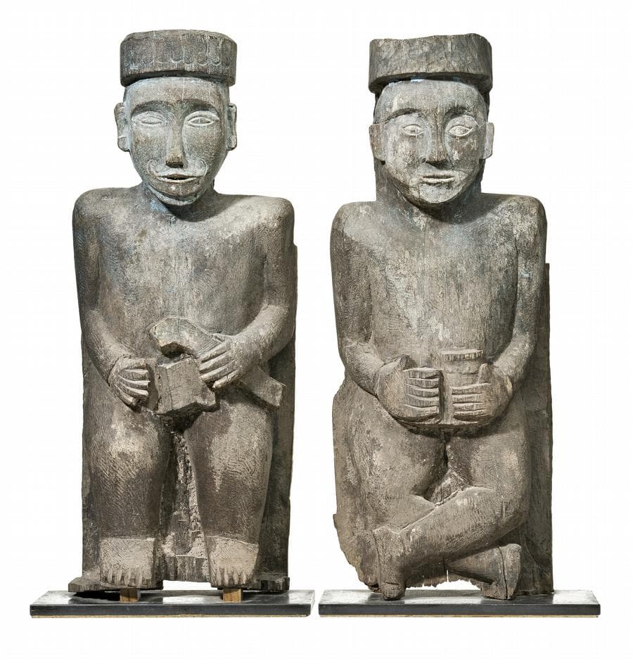 A PAIR OF ANCESTOR FIGURES