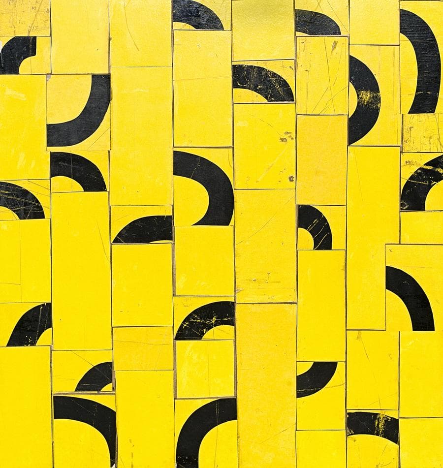 BANANA YELLOW