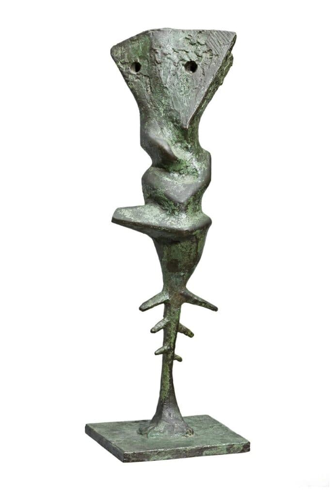 FIGURE WITH SPIKES