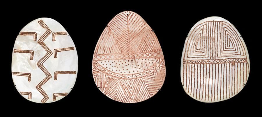 THREE RIJI (PEARL SHELL PENDANTS)