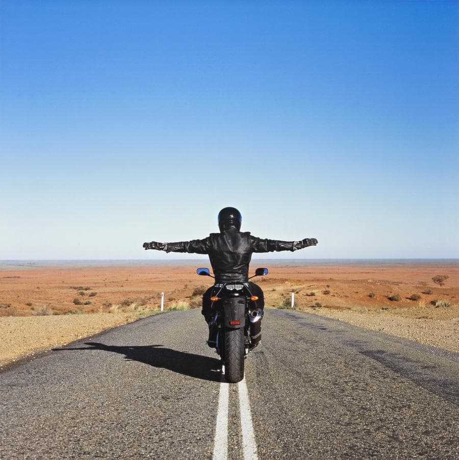 APPROACH TO MUNDI MUNDI: SILVERTON ROAD / MUNDI MUNDI (2)