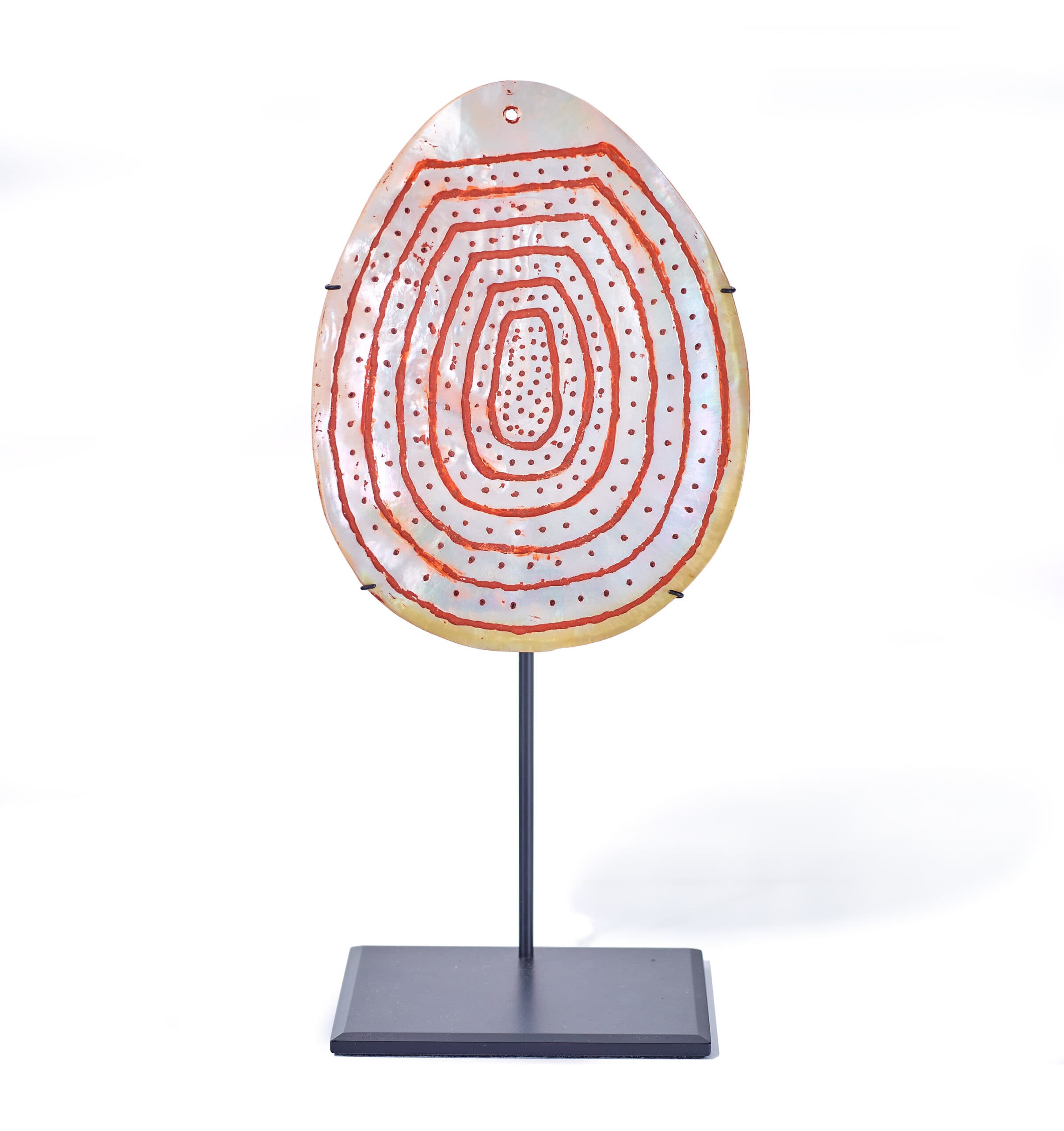 A RIJI (PEARL SHELL PENDANT)