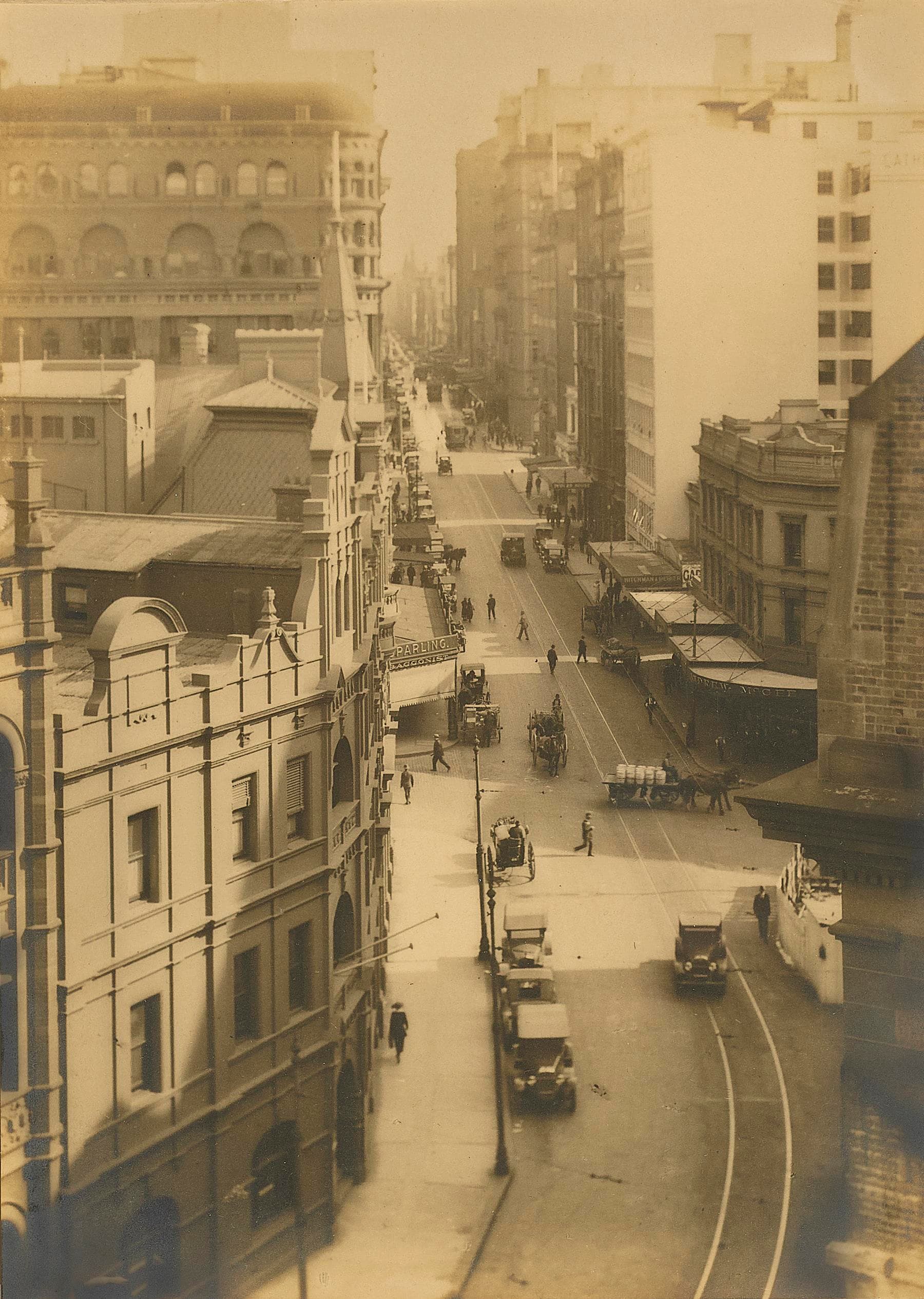 CASTLEREAGH STREET, SYDNEY – CORNER OF HUNTER LOOKING SOUTH FROM BLIGH