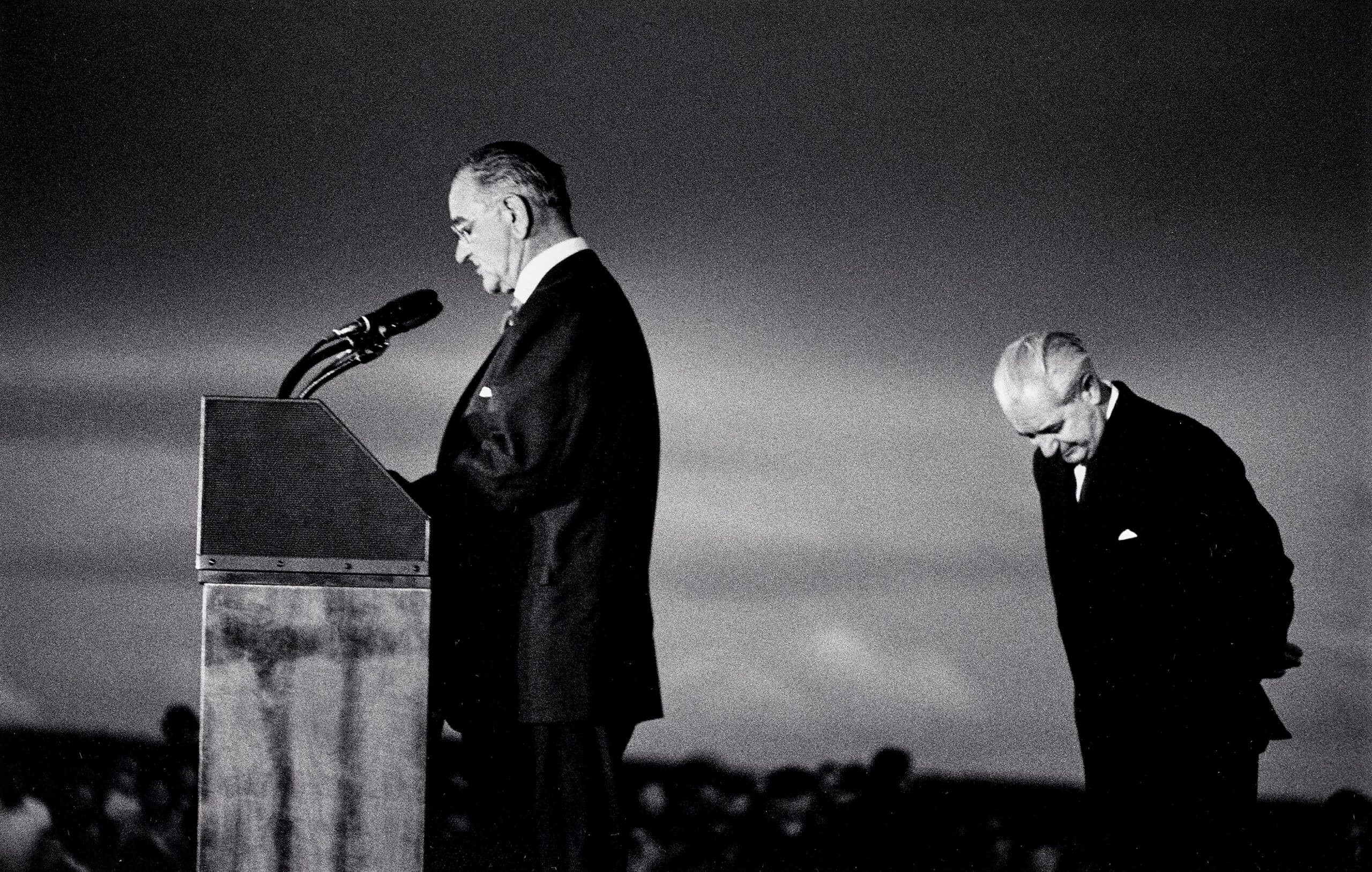 PRESIDENT JOHNSON AND PRIME MINISTER HOLT AT CANBERRA AIRPORT