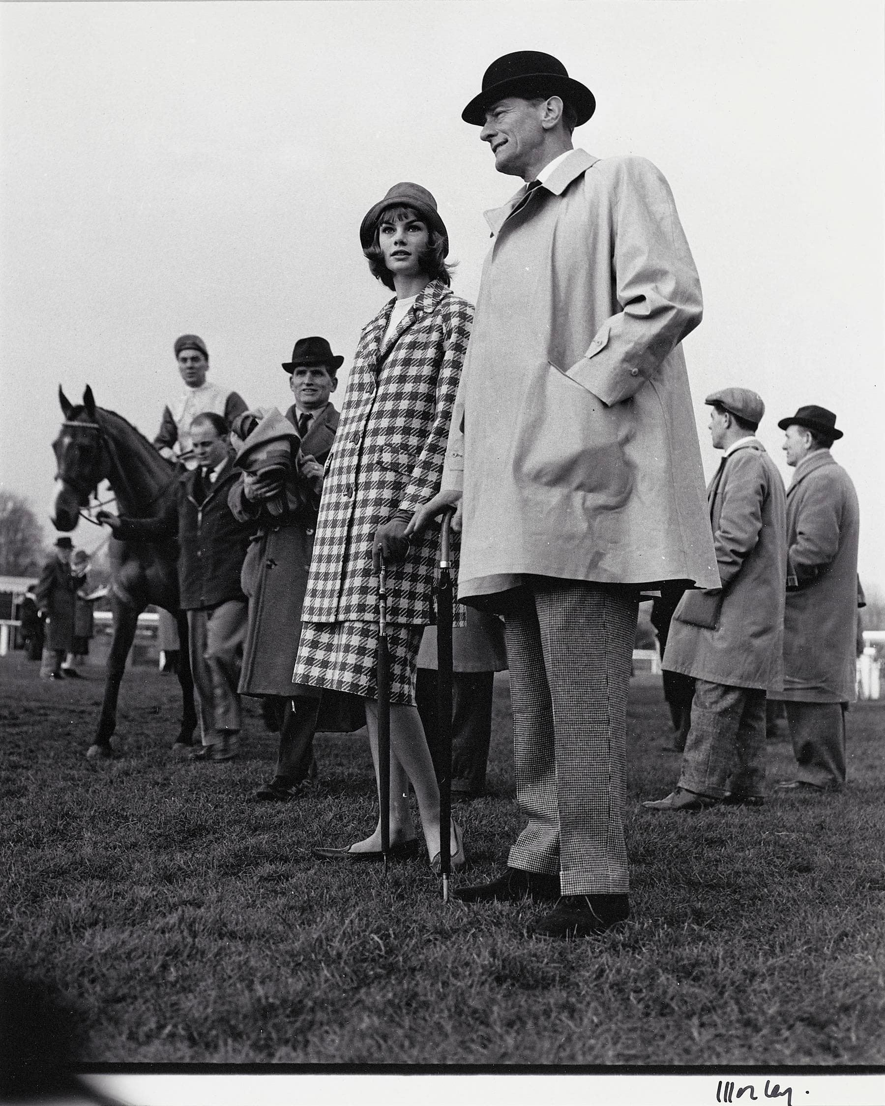 1ST PUBLISHED PHOTO OF JEAN SHRIMPTON – “GO” MAGAZINE