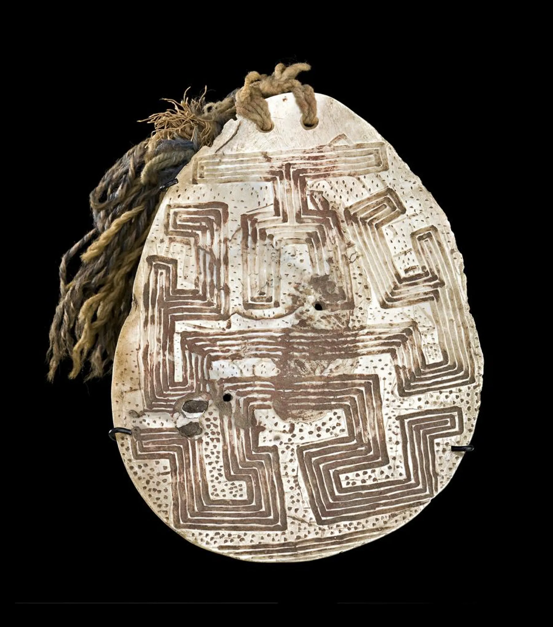 PEARL SHELL PENDANT