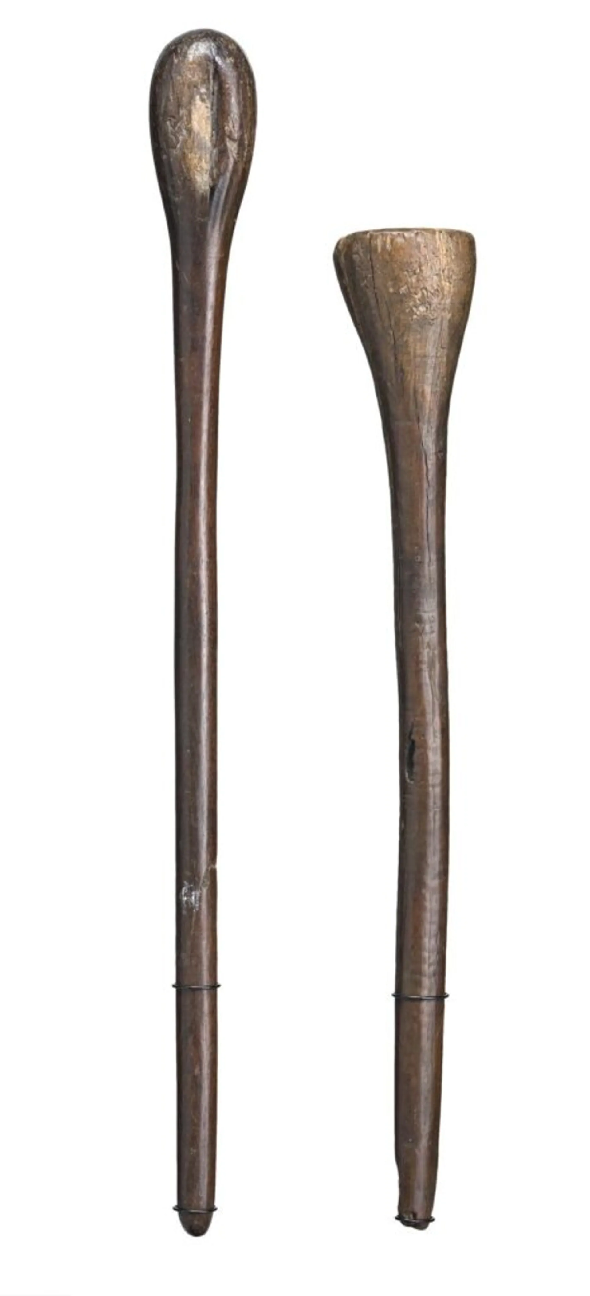 A PAIR OF BULBOUS HEADED CLUBS
