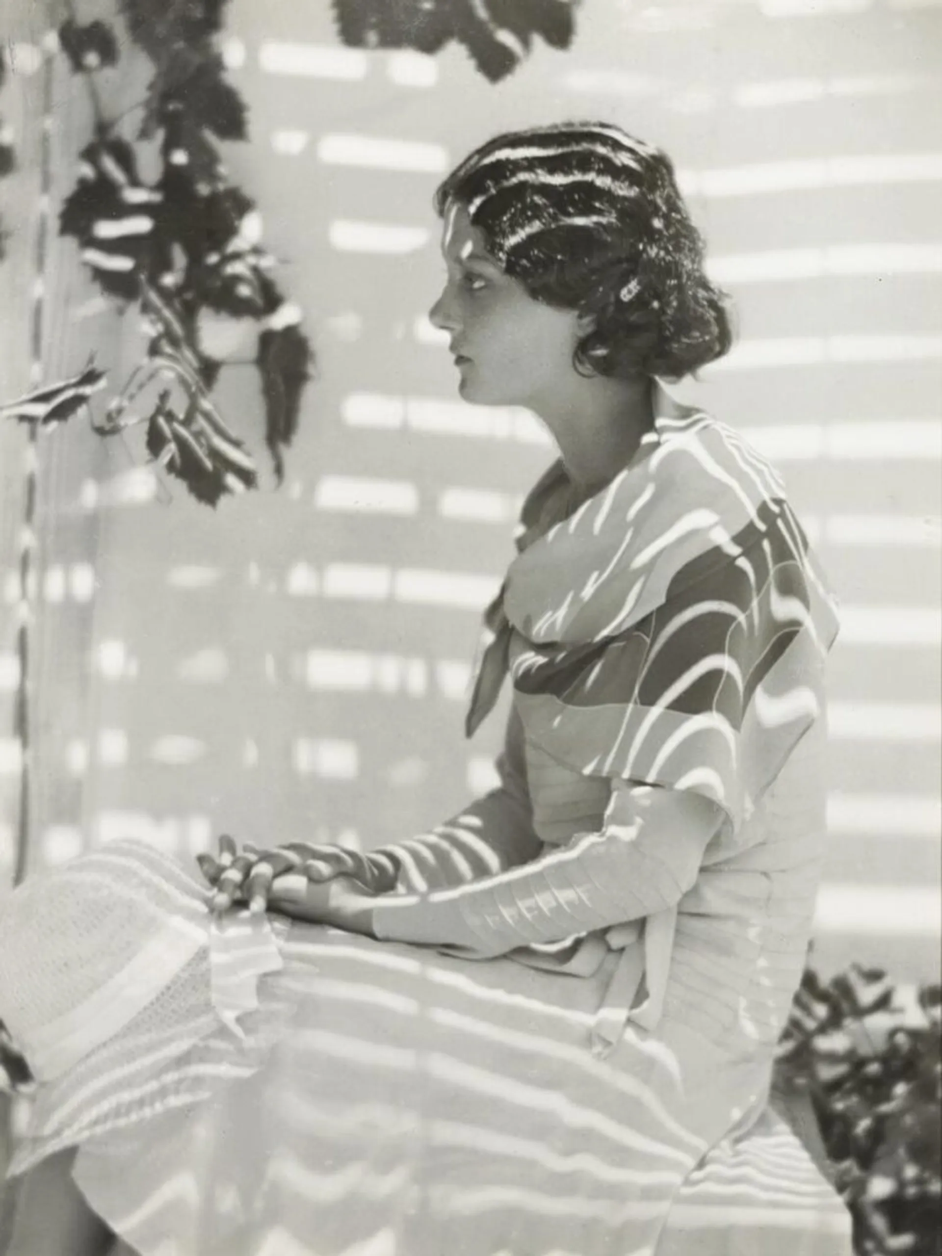 DOROTHY GADSBY (ROSEVILLE) PROFILE, 1931 (also known as ‘NEATH THE VINE)