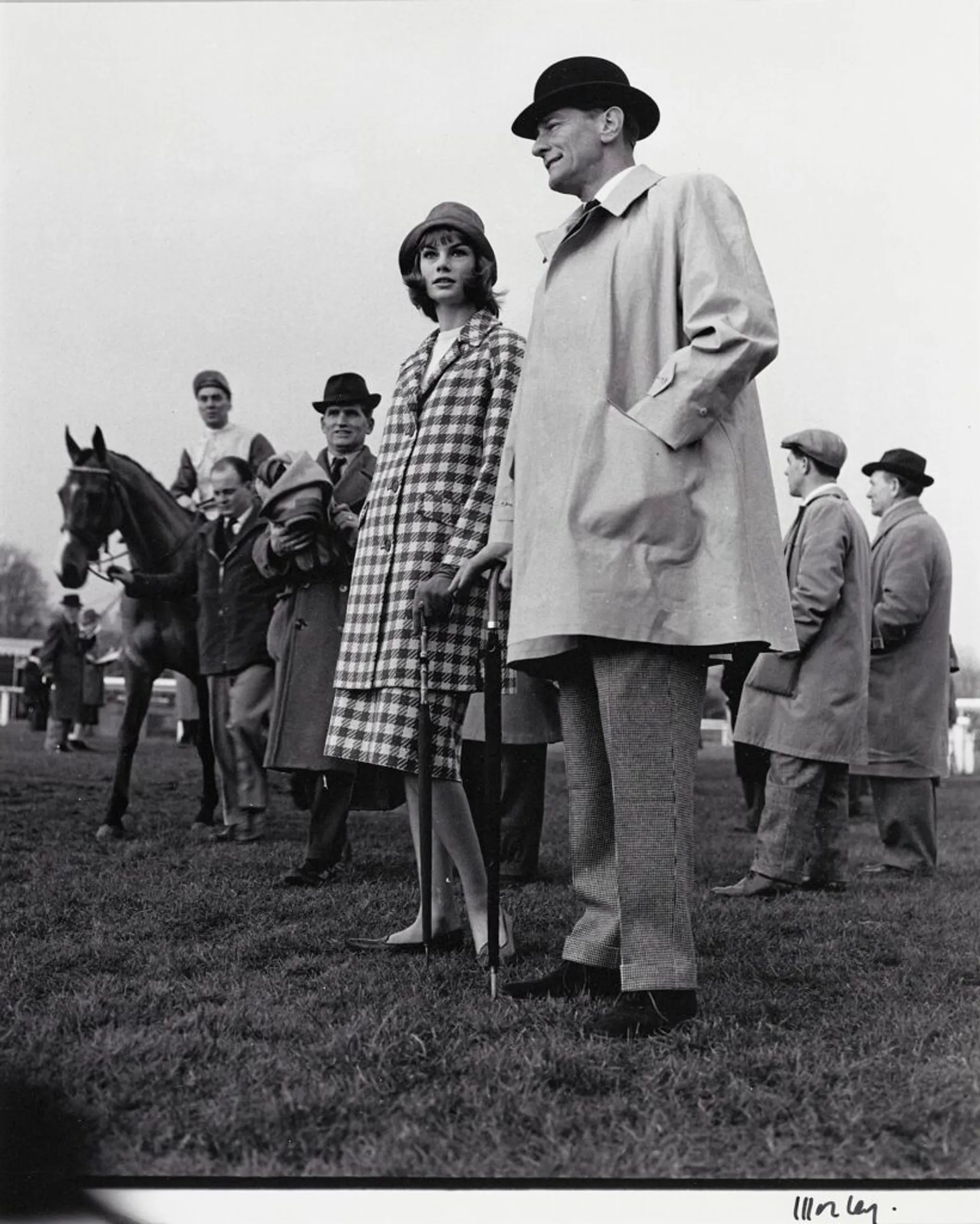 1ST PUBLISHED PHOTO OF JEAN SHRIMPTON – “GO” MAGAZINE
