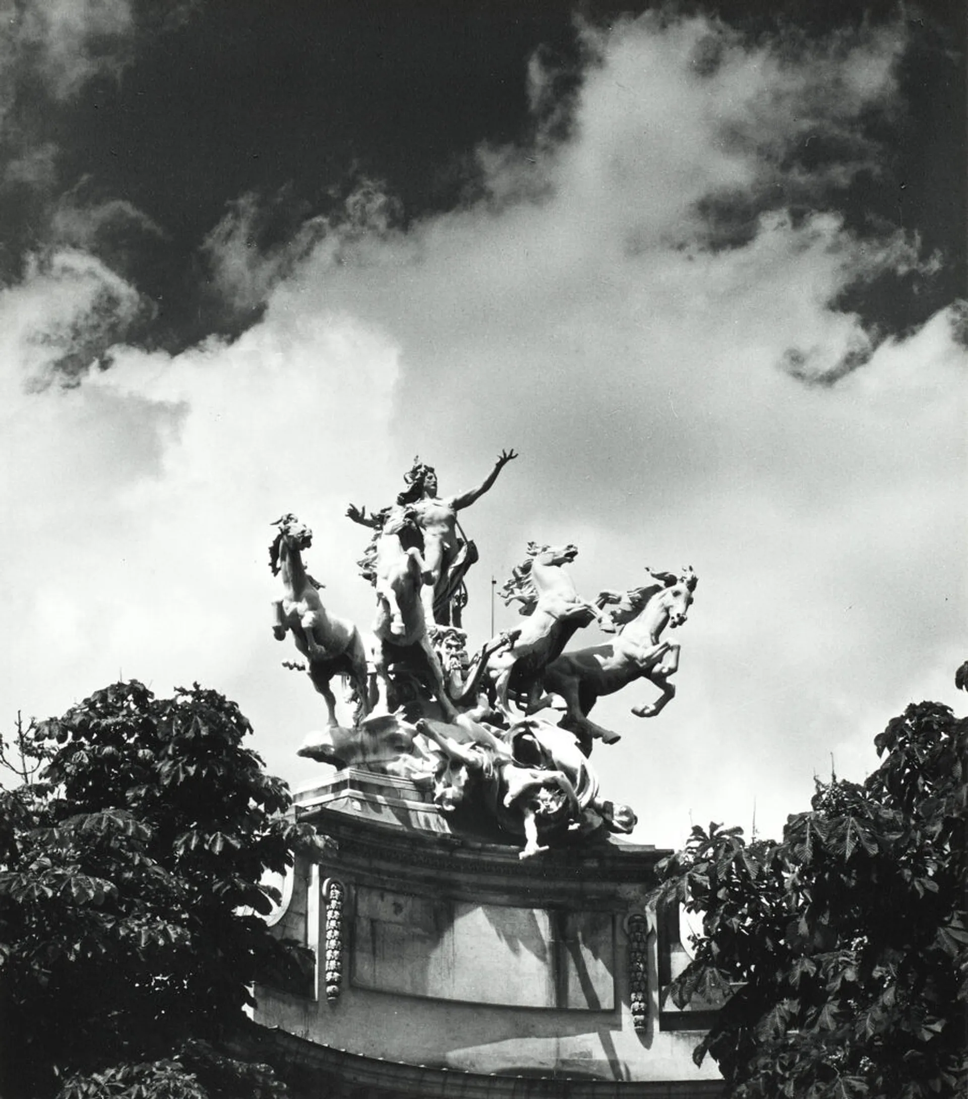 CHRISTMAS CARD WITH STATUE PHOTO