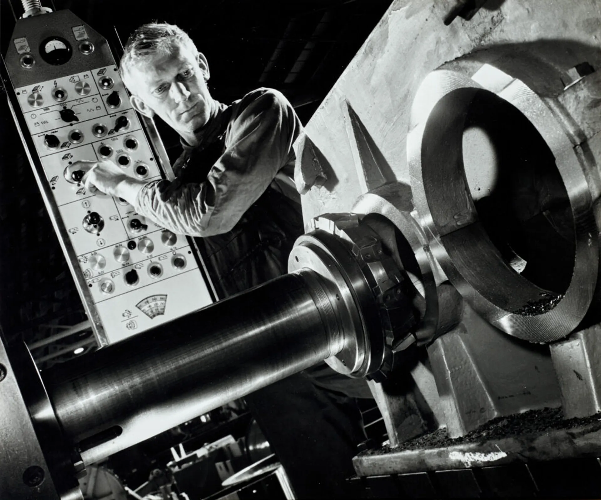 LATHE OPERATOR AT MARWEIGHT, BURNLEY, MELBOURNE