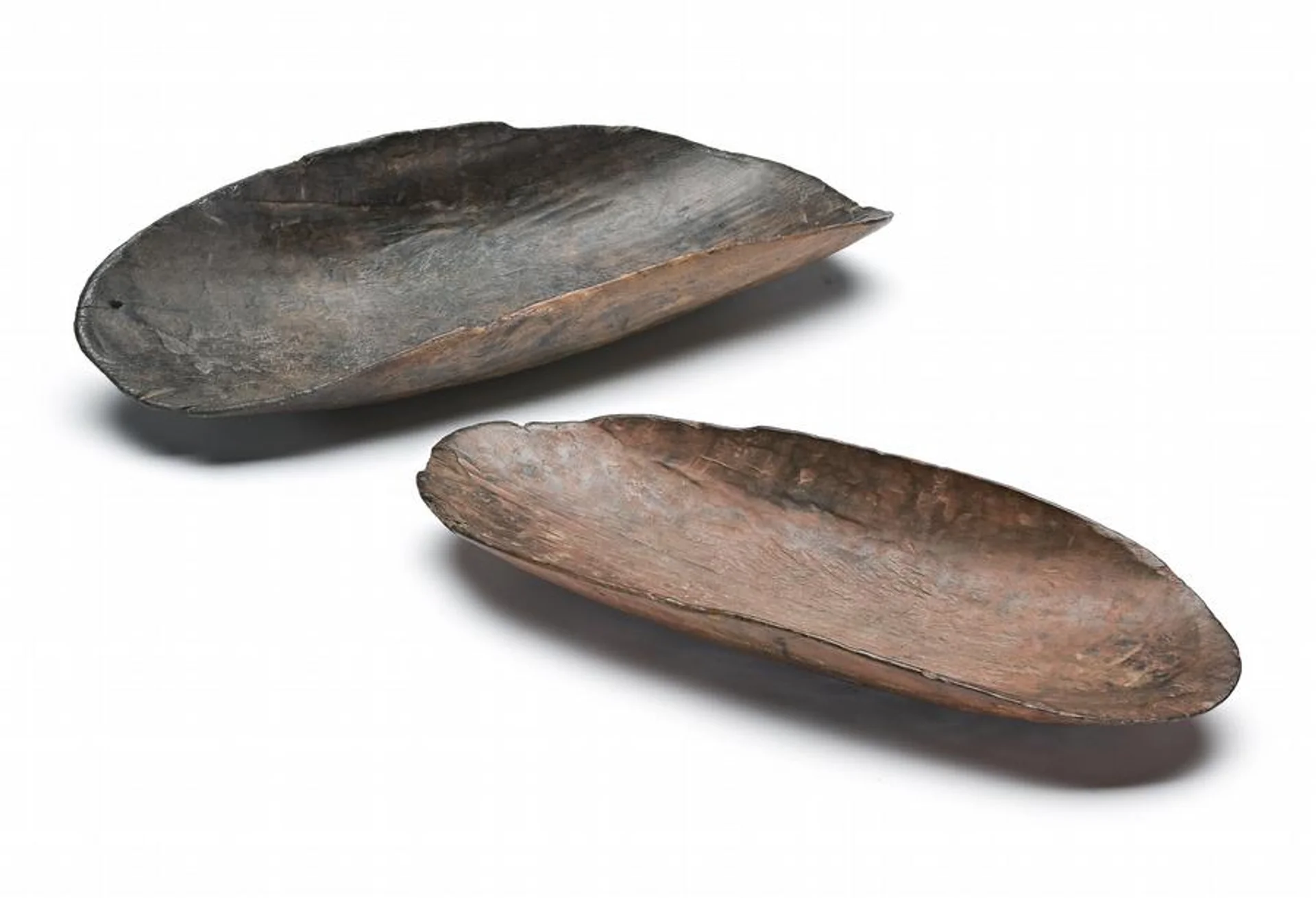 A PAIR OF SMALL COOLAMONS