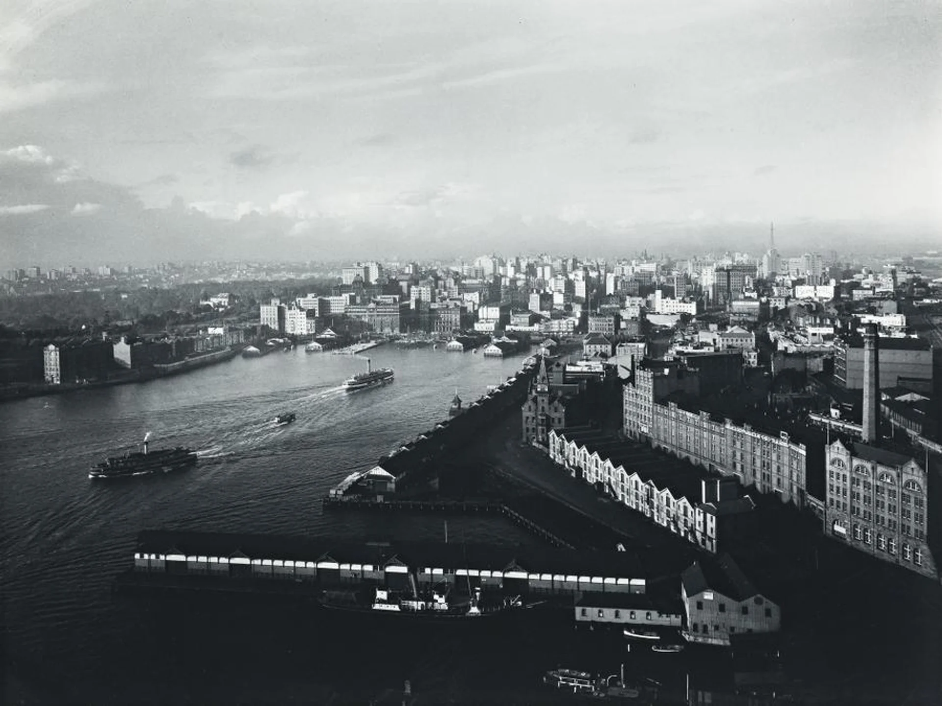 CIRCULAR QUAY FROM THE SYDNEY HARBOUR BRIDGE