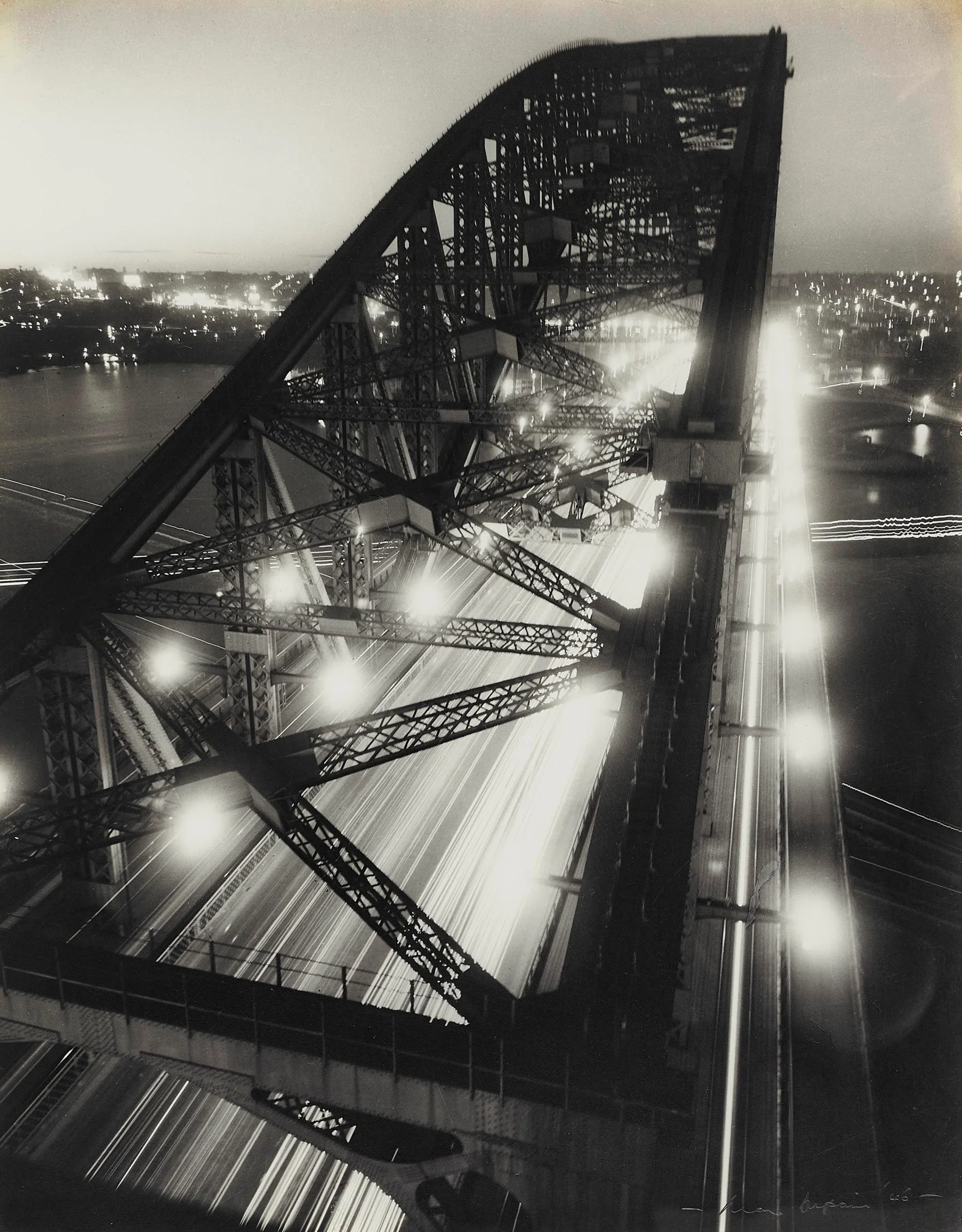 TWILIGHT, PEAK HOUR, SYDNEY HARBOUR BRIDGE