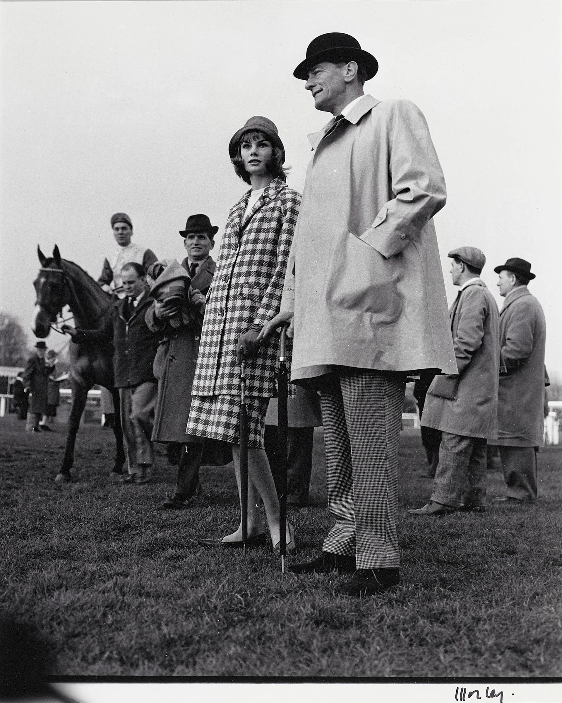 1ST PUBLISHED PHOTO OF JEAN SHRIMPTON – “GO” MAGAZINE