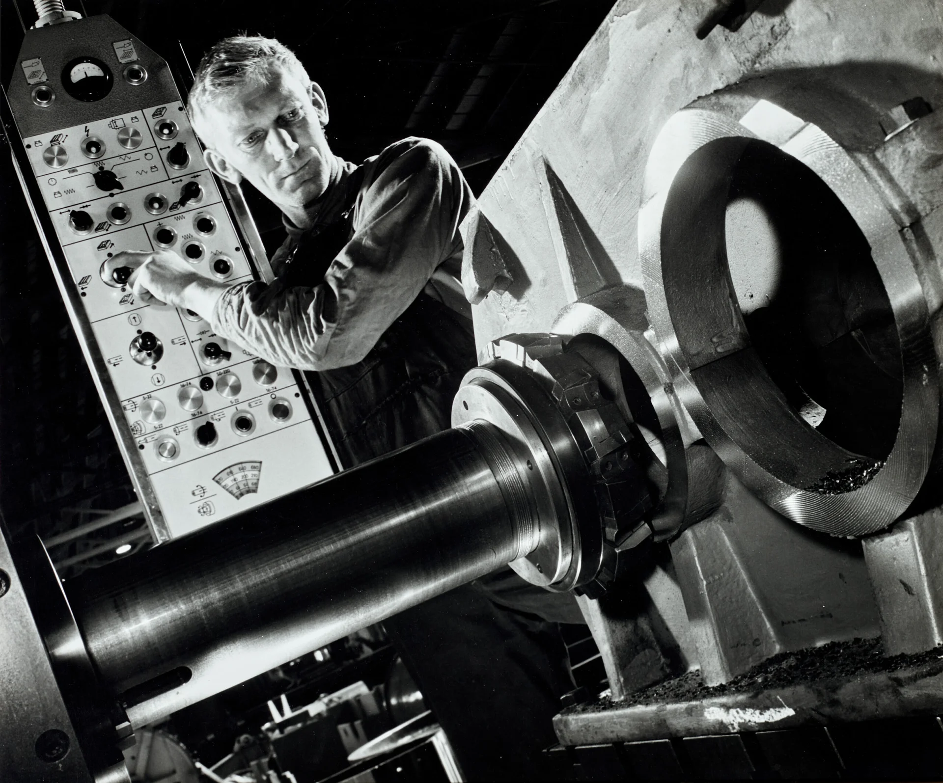 LATHE OPERATOR AT MARWEIGHT, BURNLEY, MELBOURNE